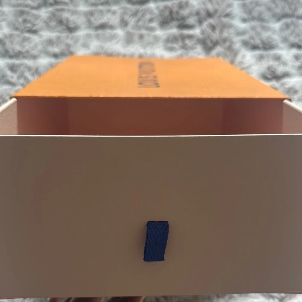 Louis Vuitton Signature Orange Box - Picture 2 of 6